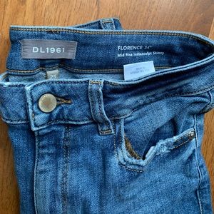DL1961 Florence 34” Mid-Rise Skinny Jean. Size 25. Brand New!